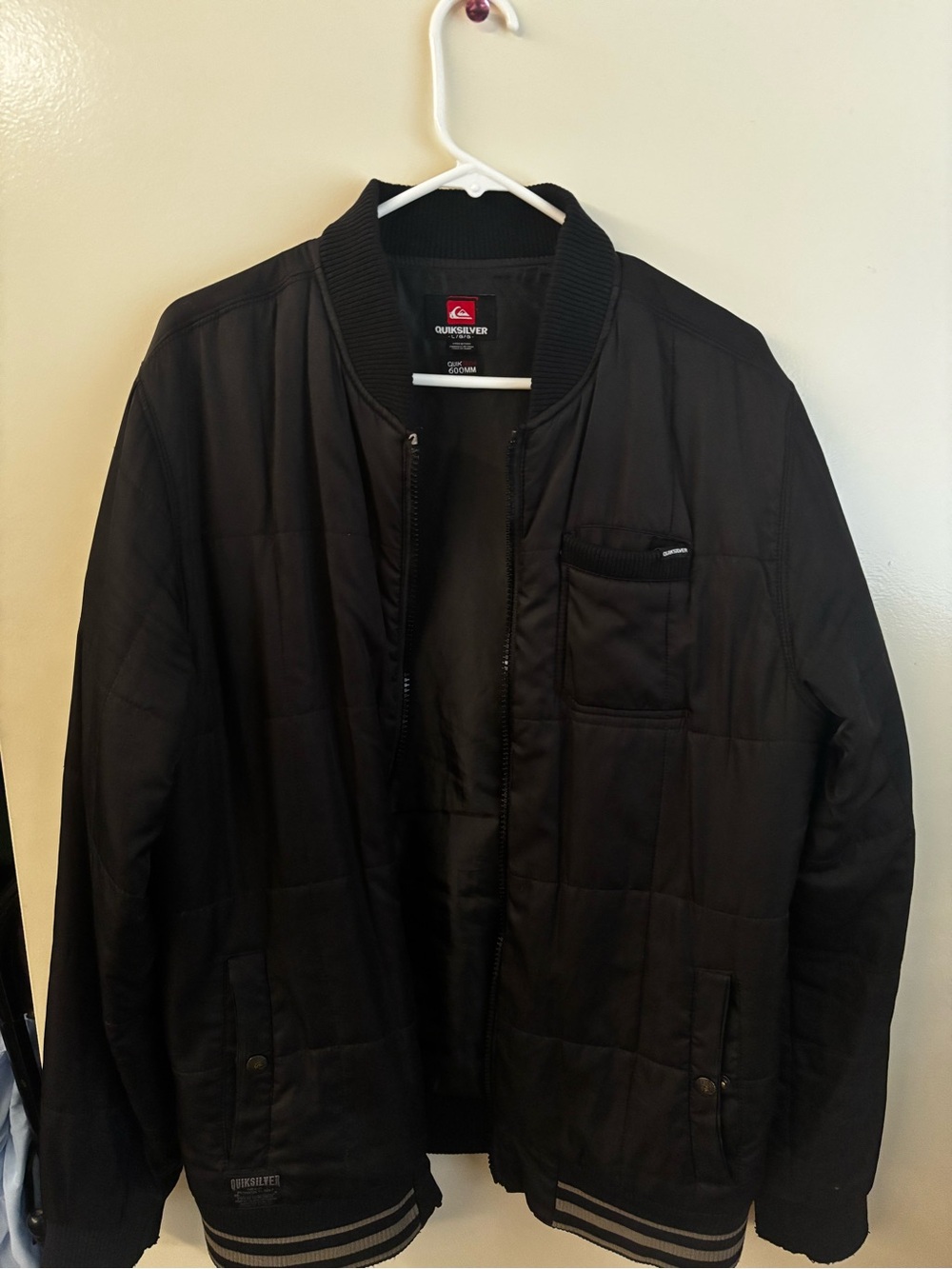 Quiksilver Men’s Black Quilted Bomber Jacket with Ribbed Trim